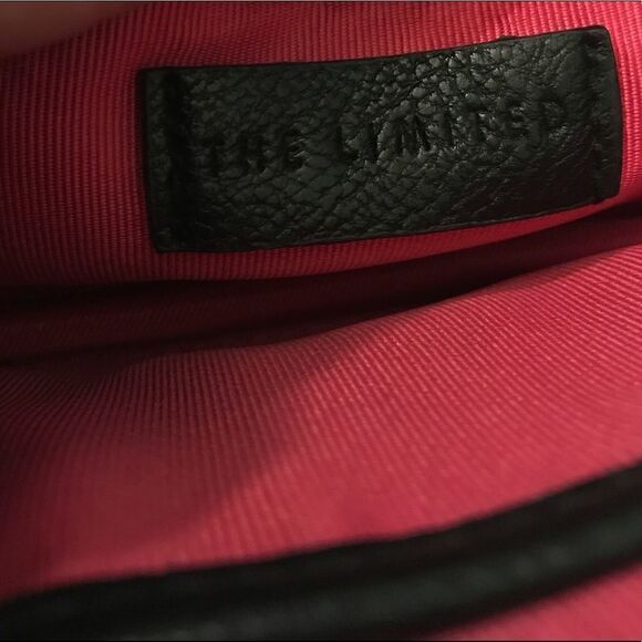 𝅺: : THE LIMIED Black Studded Clutch Wristlet : : - Picture 4 of 12